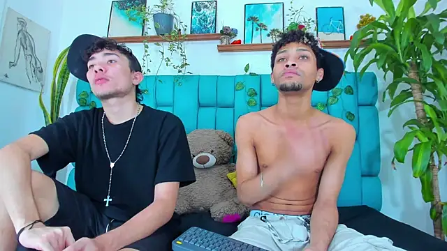 STRANGER BOYS online show from July 23, 2026, 11:33 pm
