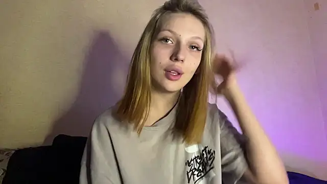 Snapshot of xXMelanieseXx chatting on July 20, 2026, 8:22 pm xXMelanieseXx online show from July 20, 2026, 8:22 pm