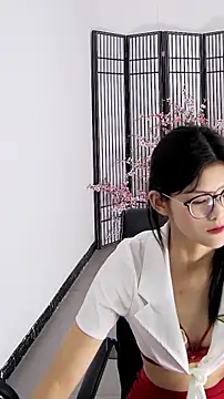 ouyanyan online show from June 3, 2026, 5:52 am