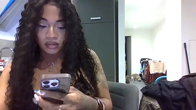 Snapshot of Loren4a chatting on July 13, 2026, 7:46 pm Loren4a online show from July 13, 2026, 7:46 pm