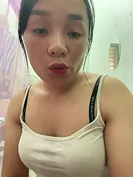 Luna-mi online show from June 3, 2026, 9:21 am
