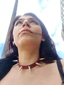 alynnafem online show from June 26, 2026, 6:25 pm
