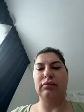 evaxxxcurvyxxx online show from July 4, 2026, 5:39 pm