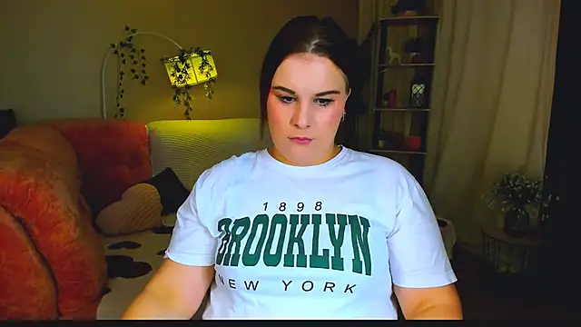 OliviaTwens online show from June 3, 2026, 3:07 am