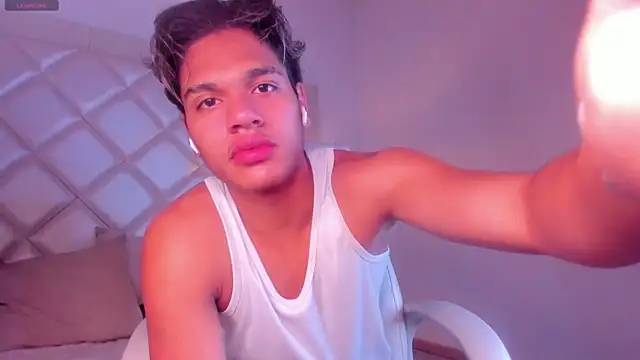 MarcoDeluxxe online show from June 3, 2026, 11:44 am