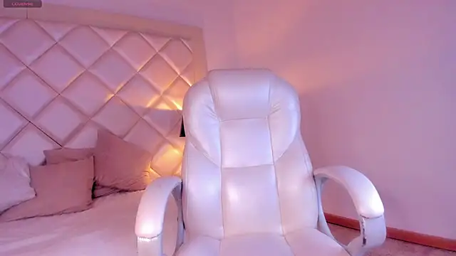 MarcoDeluxxe online show from June 2, 2026, 11:43 am