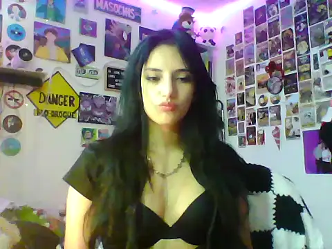 angelgirl2006 online show from June 8, 2026, 1:11 am