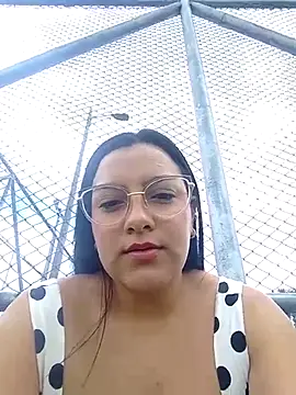 Sexy nayra outdoors  online show from June 1, 2026, 7:24 pm
