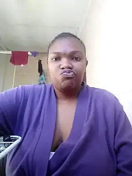 Snapshot of candythando chatting on July 3, 2026, 12:33 pm candythando online show from July 3, 2026, 12:33 pm
