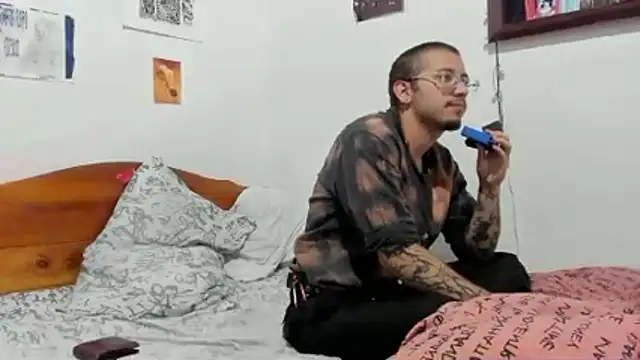 Ghost bussy online show from June 4, 2026, 1:10 am