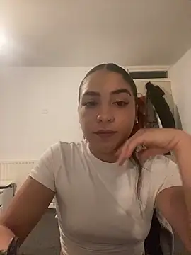 naomiiii55 online show from June 11, 2026, 12:32 am
