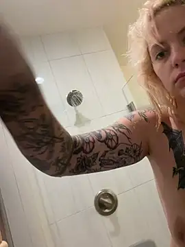 scaryfxckingmary online show from July 15, 2026, 2:24 pm