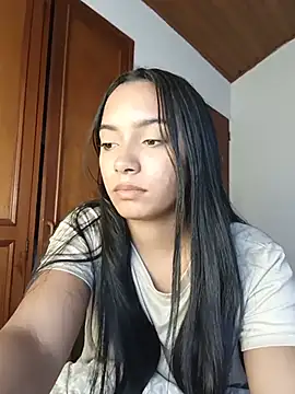 xcleila online show from July 24, 2026, 1:40 pm