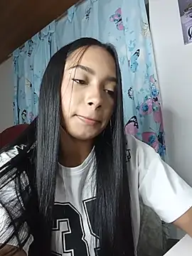 xcleila online show from July 18, 2026, 12:41 am