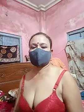 MoonLusty online show from June 3, 2026, 3:07 am