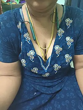 Tamil-kaviya98 online show from June 30, 2026, 7:41 am