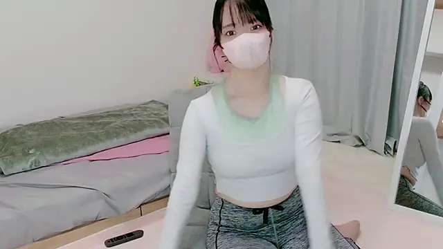Snapshot of Hikari__o00 chatting on July 1, 2026, 11:05 pm Hikari o00 online show from July 1, 2026, 11:05 pm