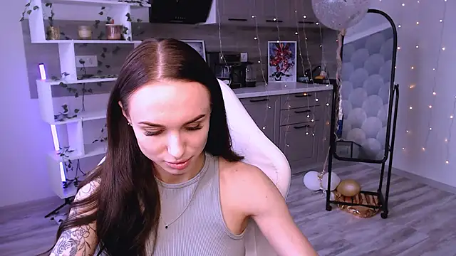 NicoleMerz online show from June 1, 2026, 11:10 am