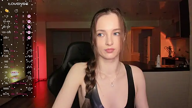irisskiss online show from June 14, 2026, 7:37 pm