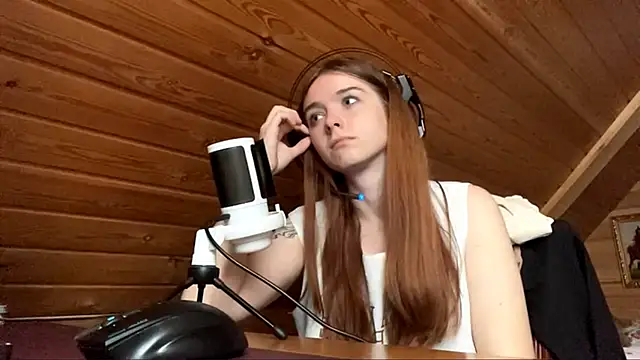 MariaLake online show from June 17, 2026, 4:23 am