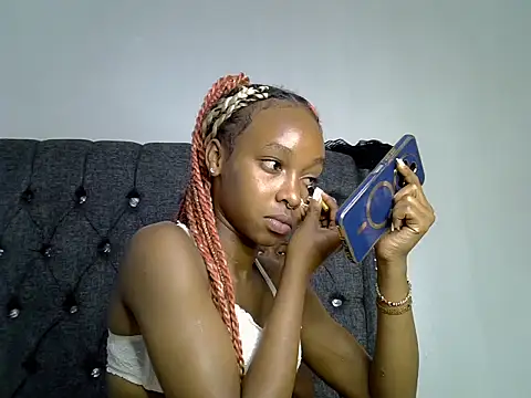 cocolaurah online show from June 27, 2026, 1:28 pm