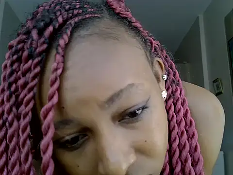 cocolaurah online show from June 7, 2026, 11:37 am
