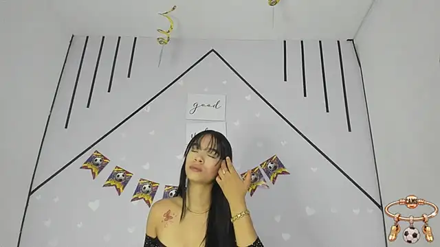 AmaiaHarpper online show from June 25, 2026, 12:32 pm