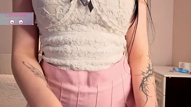 KiokiMe online show from June 1, 2026, 10:37 am