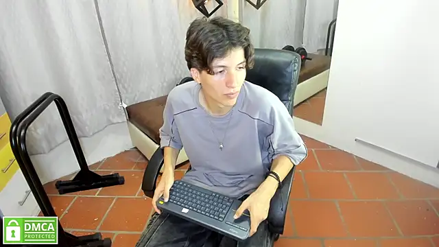 Marcoviolet online show from July 18, 2026, 7:44 pm
