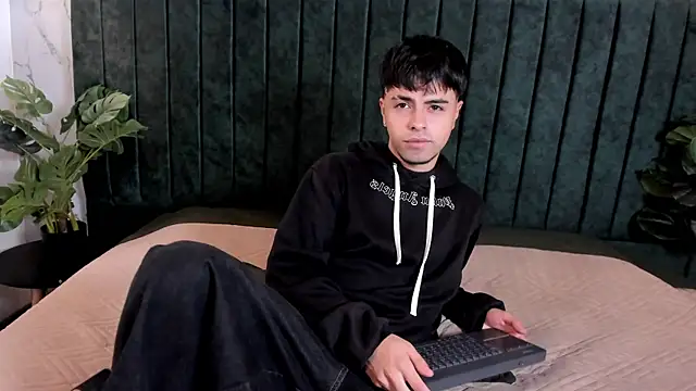 FedeViale online show from July 15, 2026, 3:57 am