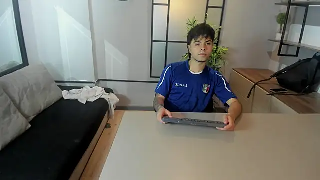FedeViale online show from July 12, 2026, 3:40 am