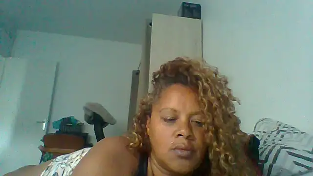 DOMINATRICESANDRA online show from June 3, 2026, 6:45 pm