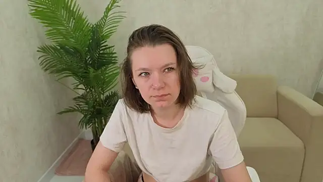 kira hatti online show from June 4, 2026, 1:10 am