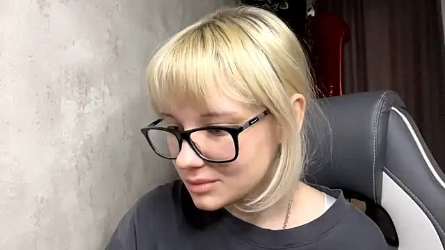 AngelicaMells online show from May 30, 2026, 2:34 pm