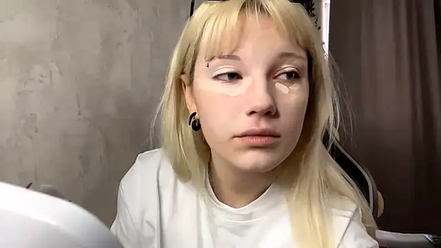 AngelicaMells online show from June 3, 2026, 3:39 pm