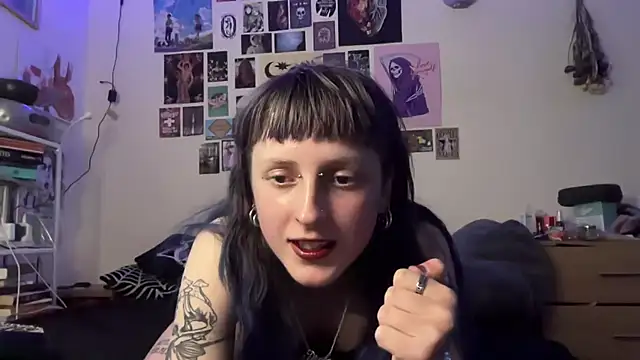 batzy666 online show from June 5, 2026, 11:27 am