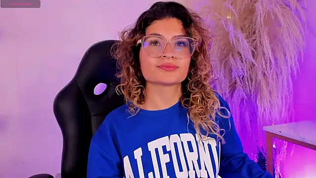 emilymjs  online show from June 4, 2026, 3:55 am