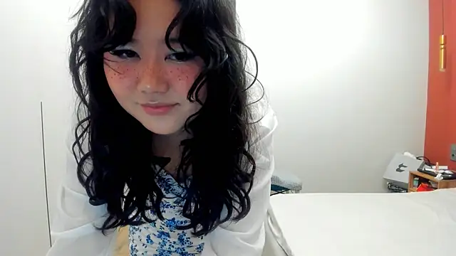  emmy lee online show from June 2, 2026, 1:11 pm