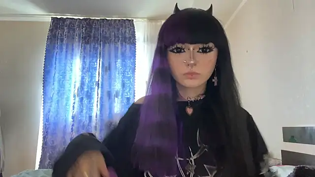 Snapshot of HolyCute chatting on June 30, 2026, 1:55 pm HolyCute online show from June 30, 2026, 1:55 pm