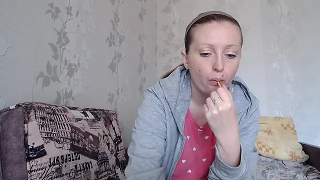 Luna Bliiss online show from June 2, 2026, 10:15 am