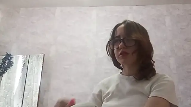 OliviaMoment online show from July 21, 2026, 8:04 am