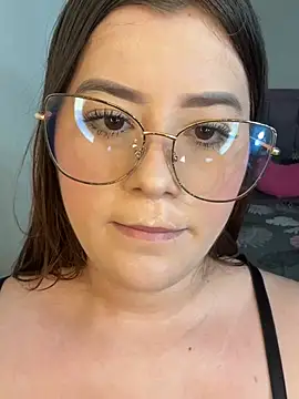 cristal loren online show from June 14, 2026, 12:06 pm