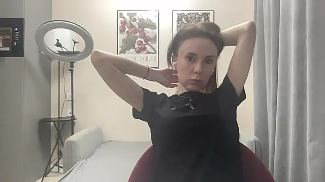 Snapshot of NikolettaLoveme chatting on May 28, 2026, 10:37 pm NikolettaLoveme online show from May 28, 2026, 10:37 pm