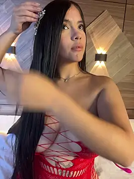Snapshot of Lara_petit chatting on July 12, 2026, 10:10 pm Lara petit online show from July 12, 2026, 10:10 pm