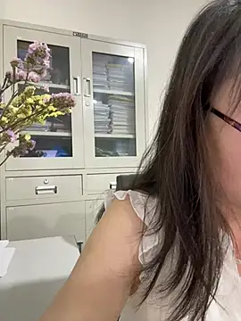 qingqing202666 online show from June 20, 2026, 2:27 am