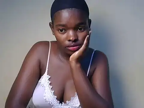 Snapshot of Emmerline_ chatting on June 12, 2026, 5:21 pm Emmerline online show from June 12, 2026, 5:21 pm
