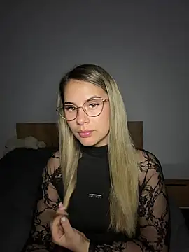 NickyWilde online show from June 23, 2026, 5:22 pm