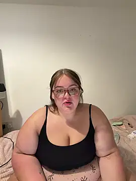 Snapshot of LillyMaexx chatting on June 21, 2026, 10:04 pm LillyMaexx online show from June 21, 2026, 10:04 pm