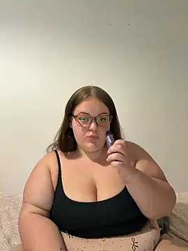 Snapshot of LillyMaexx chatting on July 12, 2026, 9:37 pm LillyMaexx online show from July 12, 2026, 9:37 pm