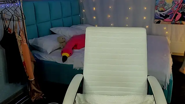 Snapshot of Kylie-Voss chatting on July 15, 2026, 3:02 am Kylie-Voss online show from July 15, 2026, 3:02 am